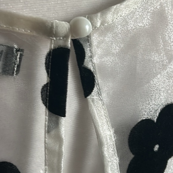 Nasty Gal Women’s Boxy Shimmering Sheer Felt Floral Appliqué Festival Summer Top - Picture 7 of 9